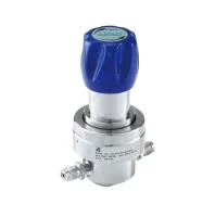 Регулятор AMFLO UHP AU21 Материал: Код Z (Body,Poppet, Nozzle,Diaphragm,Gland-SUS316L,Seat: PCTFE) ; Поверхность 0.25 um; 4х портовый, CV-0.09